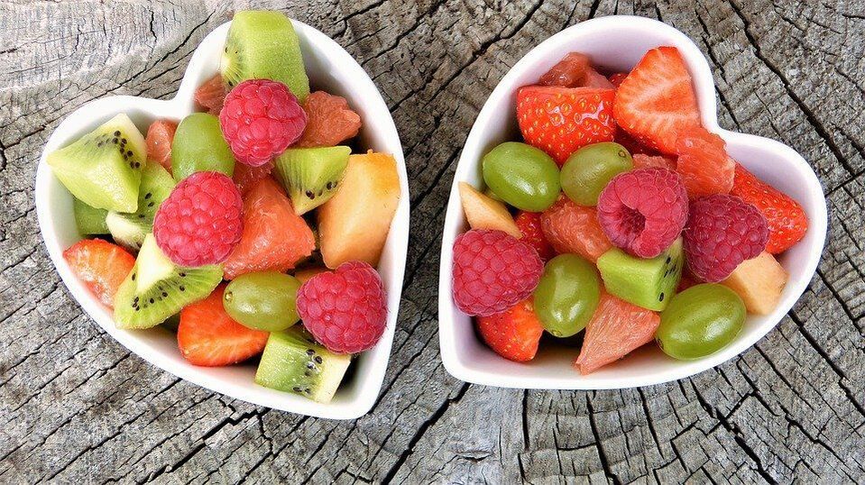 الفواكه والتوت لفقدان الوزن في المنزل
